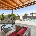 3 Bedroom With Private Pool Close To Papagayo Villa Playa Blanca