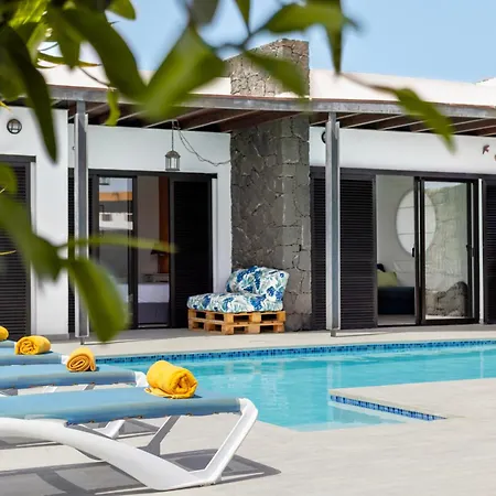 3 Bedroom With Private Pool Close To Papagayo Villa Playa Blanca