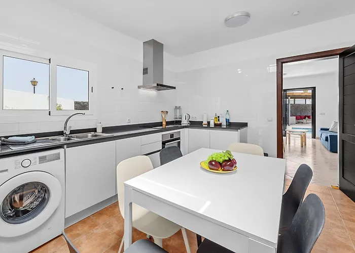 3 Bedroom With Private Pool Close To Papagayo * Playa Blanca (Lanzarote)